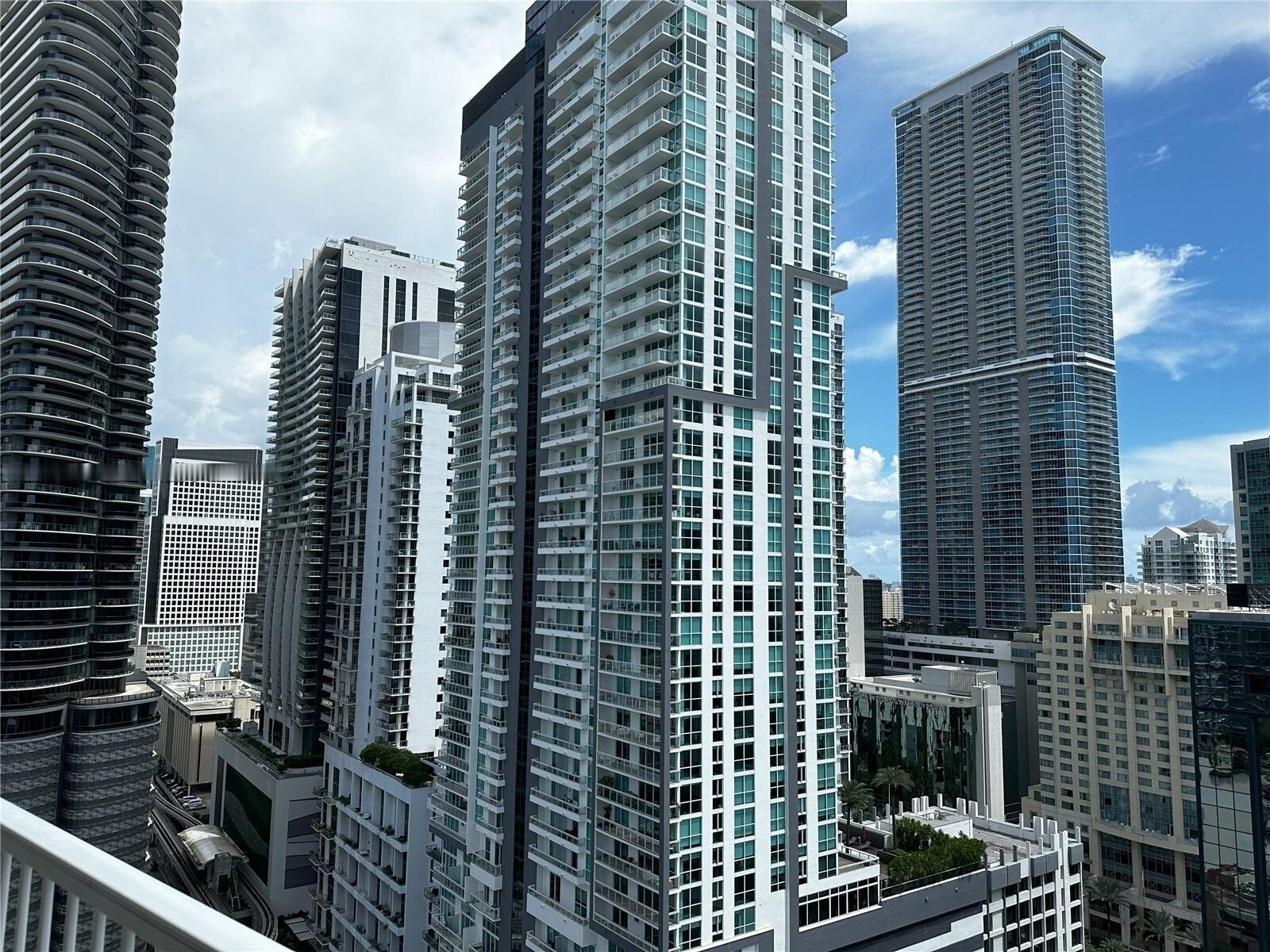 Building Photo - 1250 S Miami Ave