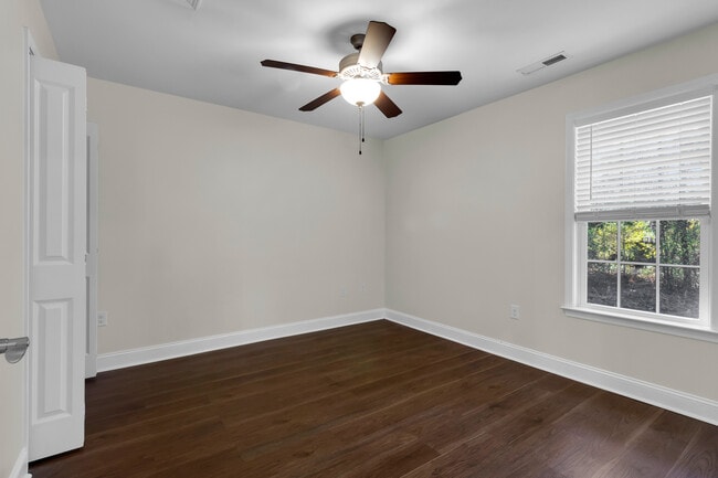 Building Photo - 213 Church Hill Ct