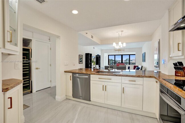 Building Photo - 925 Oak Harbour Dr