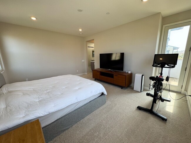 Building Photo - Solterra at Pacific Highlands Exceptional Residence & Schools