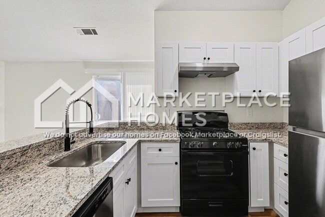 Building Photo - 7960 E Field Dr