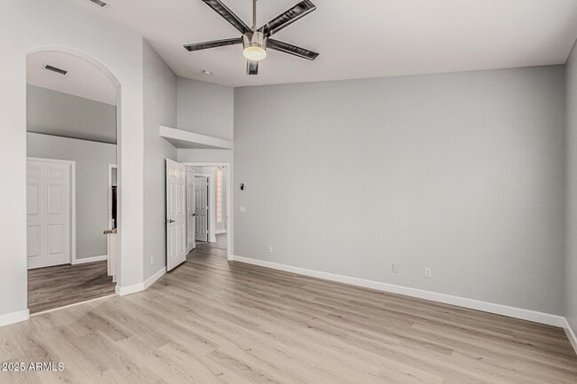 Building Photo - 6410 W Buckskin Trail