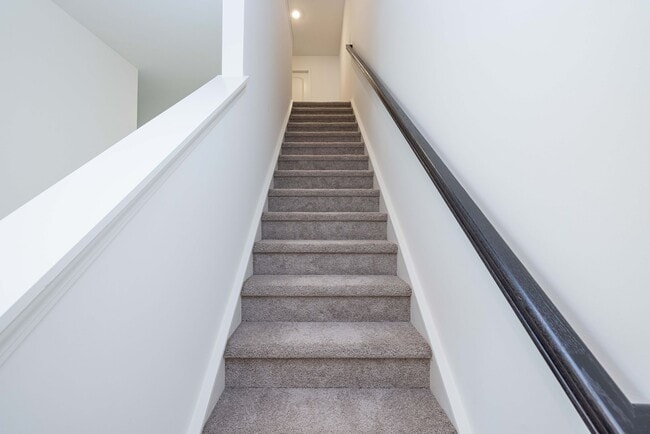 Building Photo - Beautiful 4 Bedroom Home Piedmont School D...