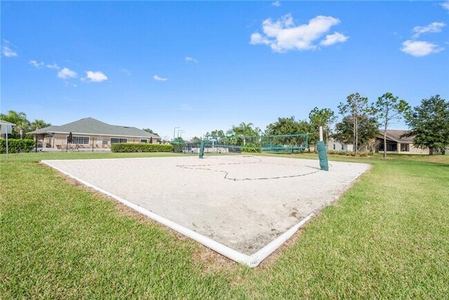 Building Photo - Beautiful 3/2.5 Townhome in gated communit...
