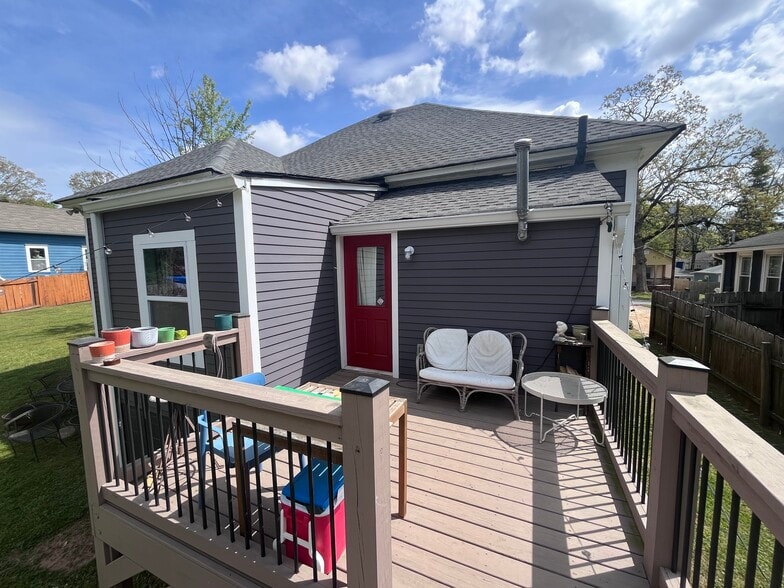 Building Photo - 1433 Desoto Ave SW