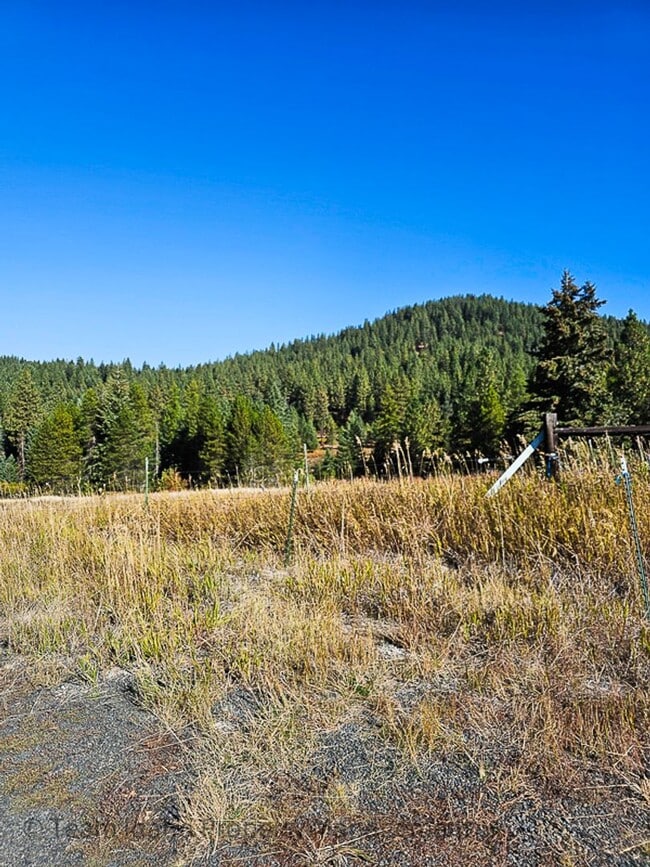 Building Photo - 2001 Manufactured Home on 160 Acre Farm ne...