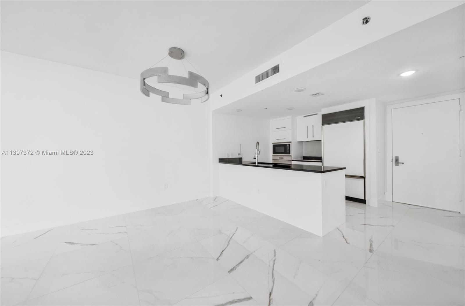 Building Photo - 475 Brickell Ave