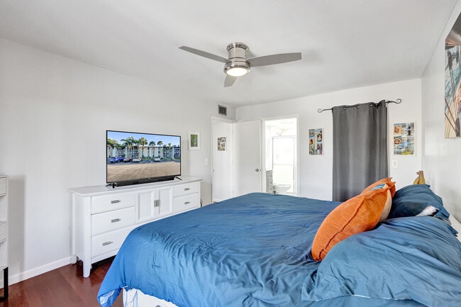 Building Photo - 1008 Green Pine Blvd