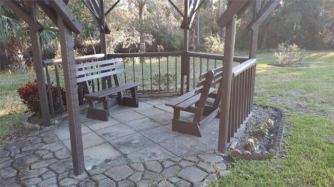 Building Photo - 58 Burning Bush Dr