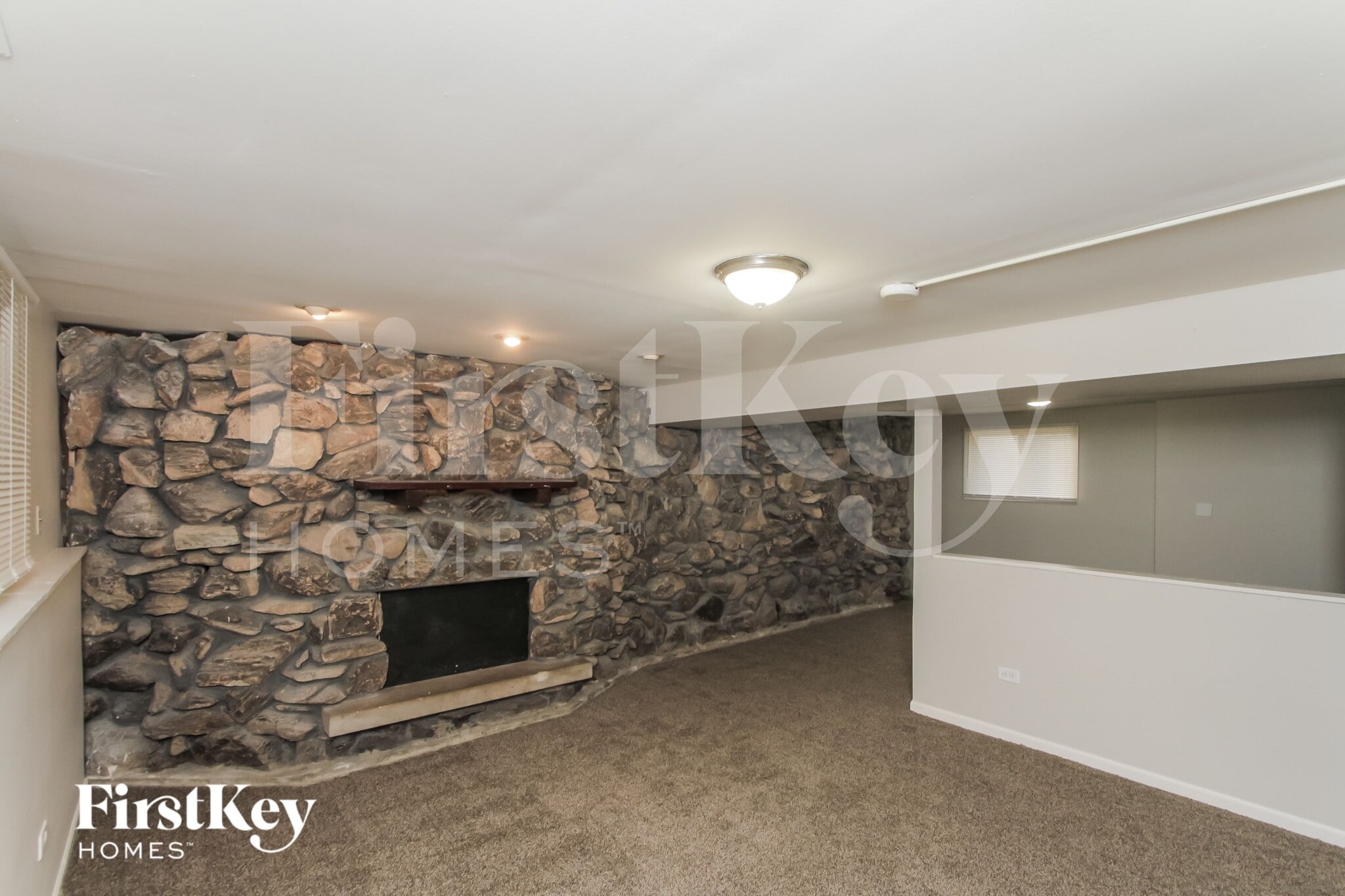 Building Photo - 181 S Pinecrest Rd