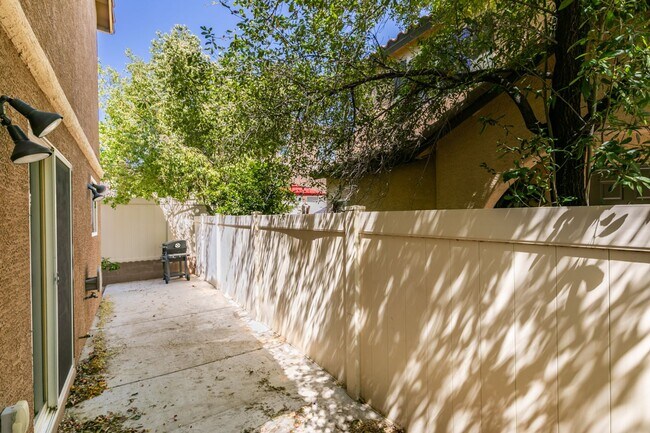 Building Photo - Bright & Inviting 3 Bedroom Home in 89148