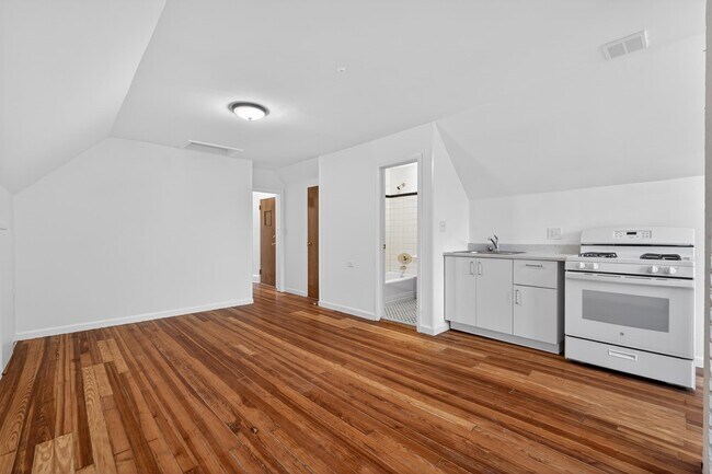 Building Photo - 42 Duer Pl