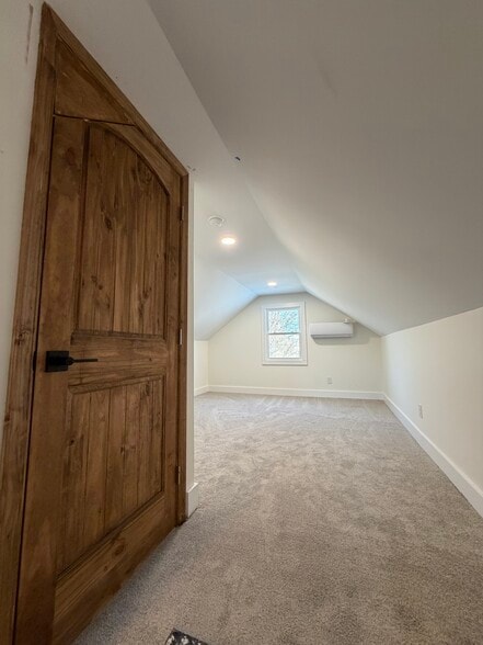 Building Photo - 270 Seminole Dr