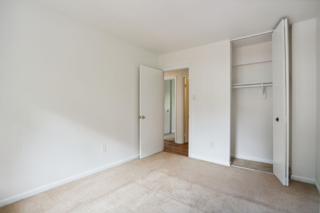 3rd bedroom can hold queen-size bed! - 8407 Alameda Ct