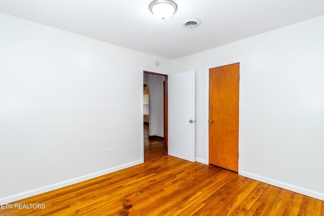 Building Photo - 6520 Jackie Ln