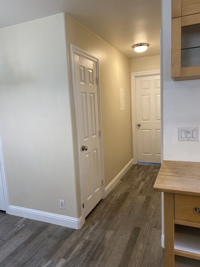 Building Photo - 2607 Anchor Ave