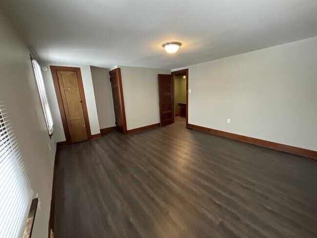 Building Photo - 727 N Pitt St