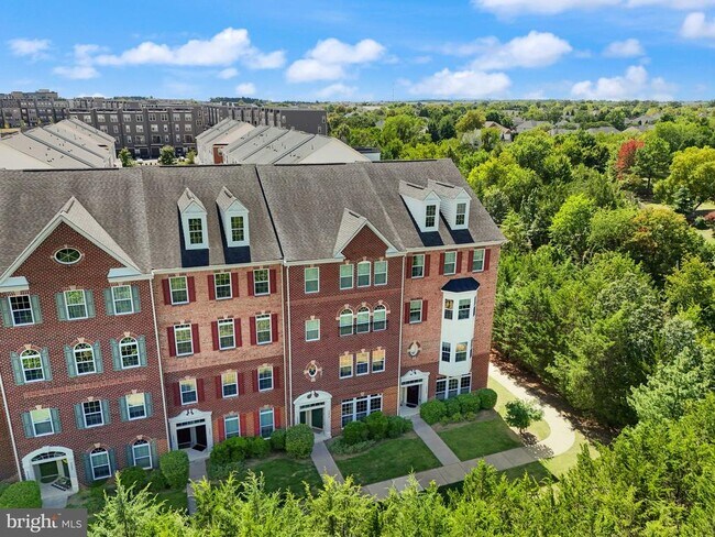 Building Photo - 43846 Artsmith Terrace