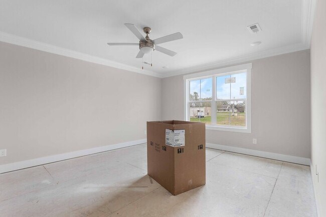 Building Photo - 166 Sango Dr