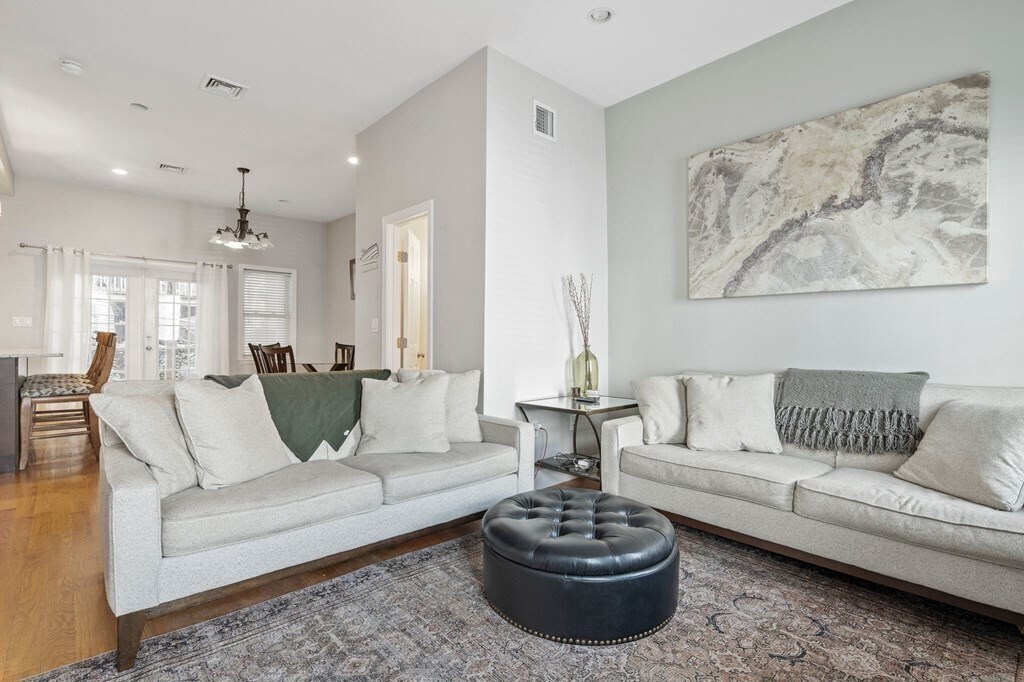 Building Photo - 100 Old Harbor St