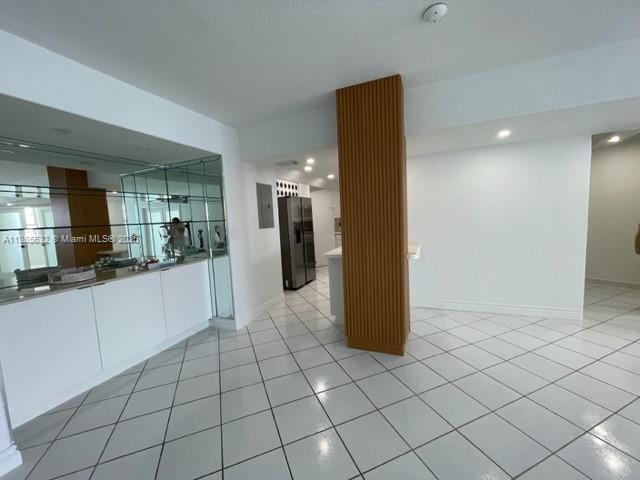 Building Photo - 3725 S Ocean Dr