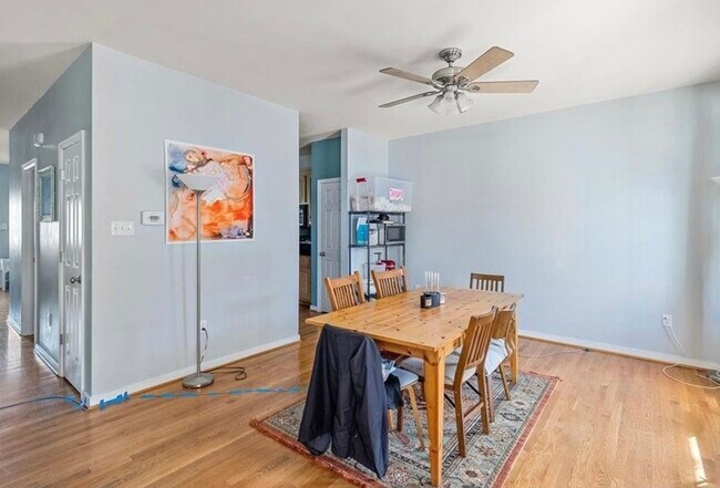 Building Photo - 1006.5 W Clay St