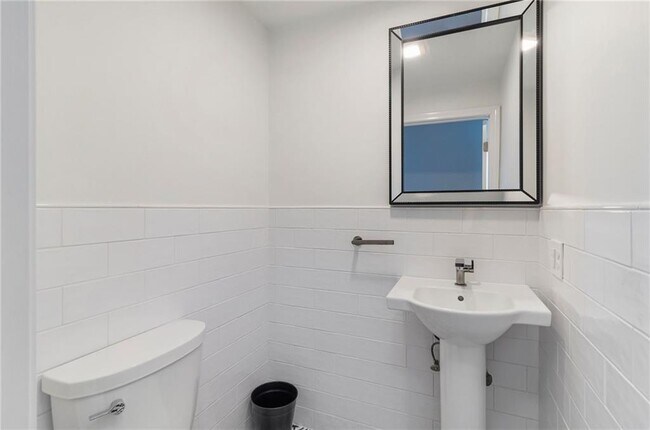 Building Photo - 53 River Run Rd