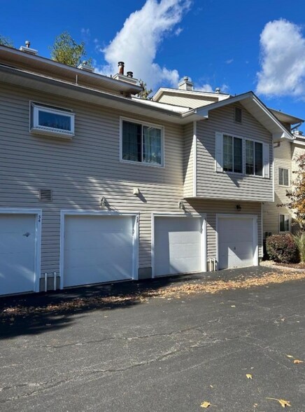 Building Photo - 31 Encampment Dr