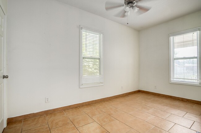 Building Photo - ***LEASE SPECIAL*** $50.00 off rent each m...