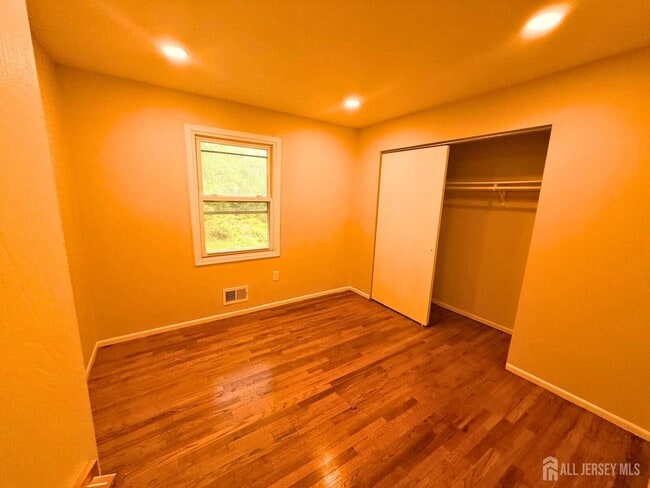Building Photo - 5 Pelmont Pl
