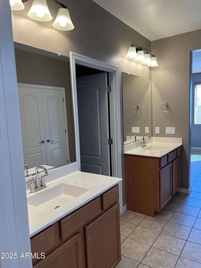 Building Photo - 19955 W Heatherbrae Dr