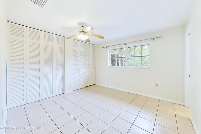 Building Photo - 1202 Yacht Club Blvd