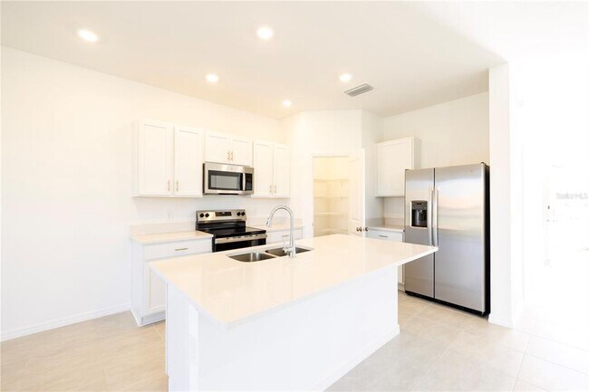 Building Photo - 7609 WATERSCAPE Dr