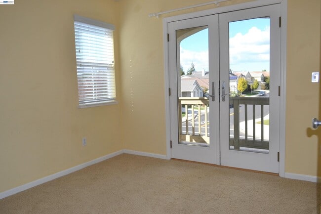 Building Photo - 1336 Tiffany Dr