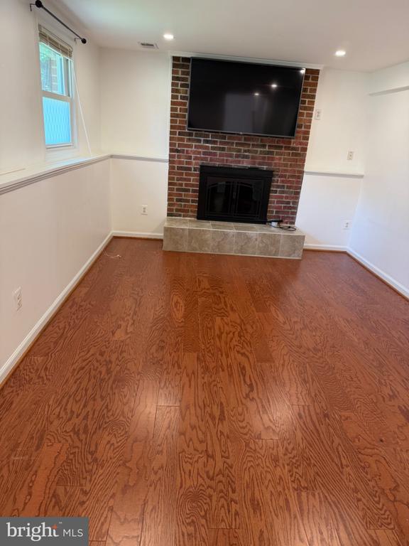 Building Photo - 7606 Fallswood Way