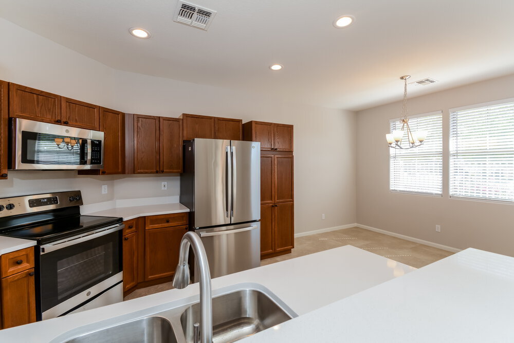 Building Photo - 13673 W Cypress St