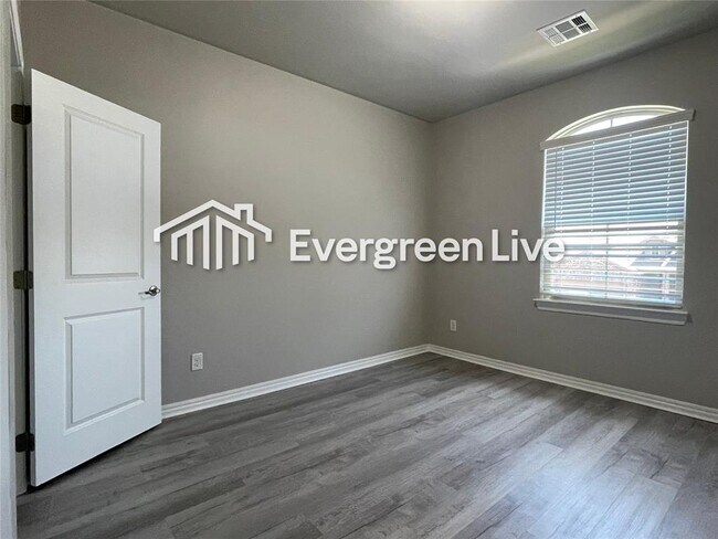 Building Photo - 3605 Molly Dr