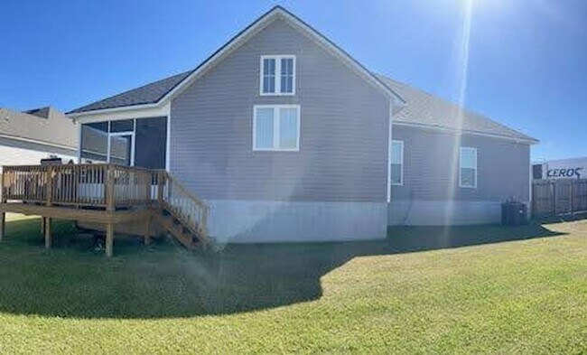 Building Photo - Elegant 4-Bedroom Home with Modern Upgrades, Fenced Yard, and Outdoor Living