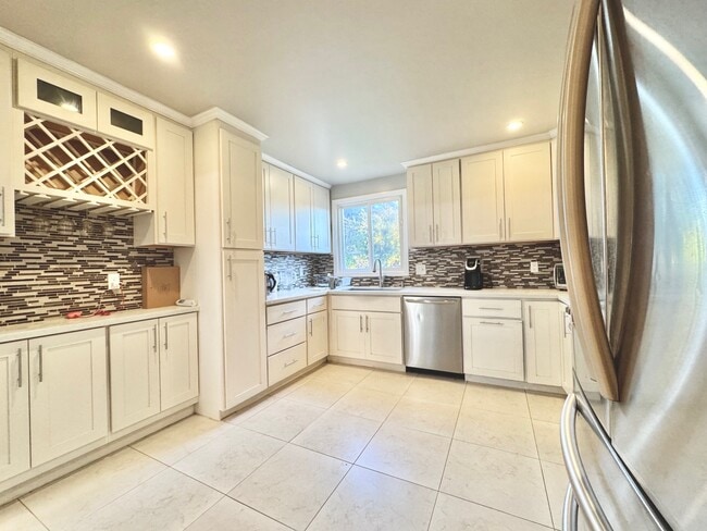 Building Photo - 2536 W Ave 130th