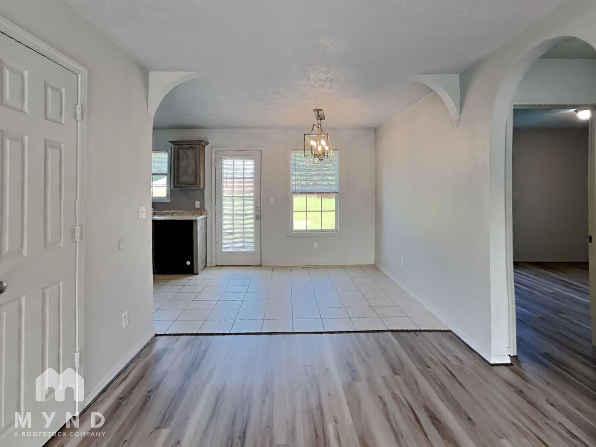 Building Photo - 5635 S Farm Rd 145