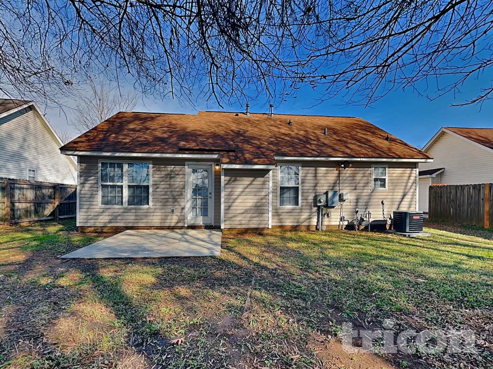 Building Photo - 1026 Summit Hills Dr