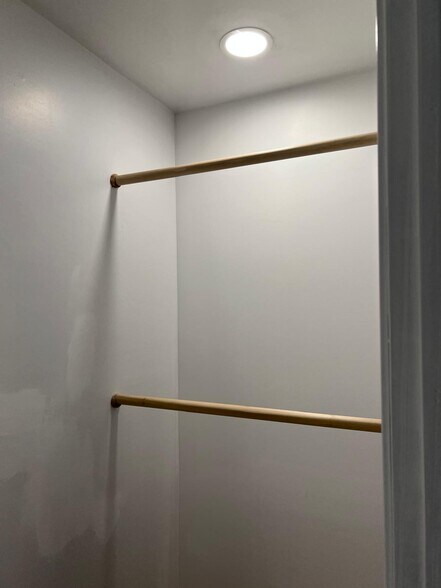 Building Photo - 1692 Central Ave