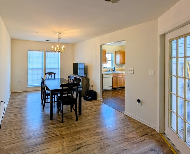 Building Photo - 9810 Leatherfern Terrace