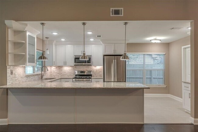 Building Photo - 144 S Deerfoot Cir