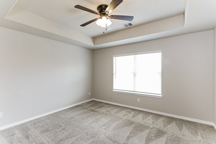 Building Photo - 1415 Kinglet Dr