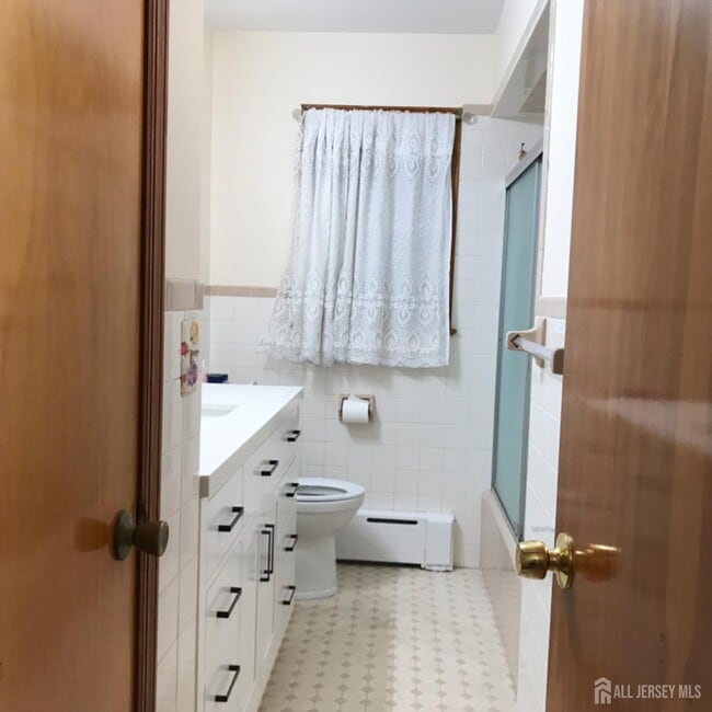 Building Photo - 354 Alpine St