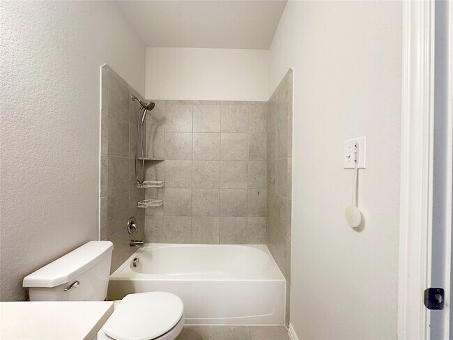 Building Photo - 23610 Carducci Dr