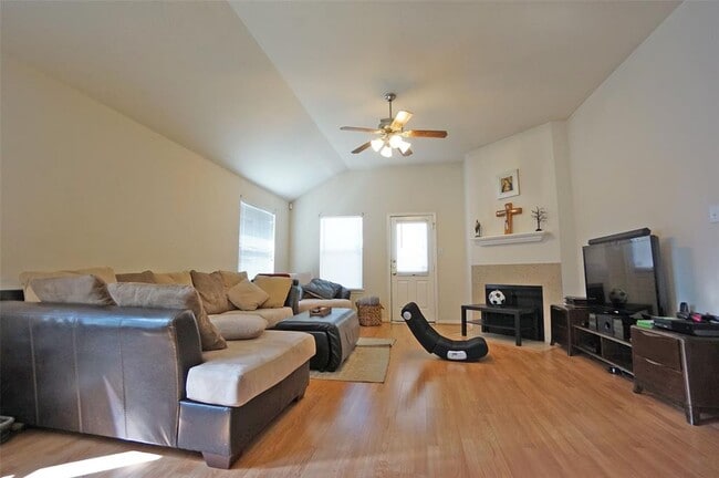 Building Photo - 25115 Clover Ranch Dr