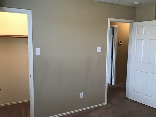 Building Photo - 2026 Acorn Glen Trl