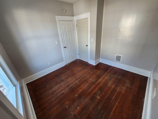 Building Photo - 137 Washington St